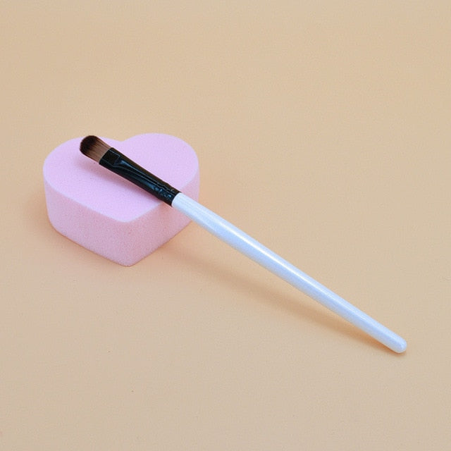 1PCS Makeup Eye Smudge Brush Shadow Eyeshadow Nose Eyeliner Brush Hot Tool Kits  Portable Wooden Handle Brush Makeup Contour