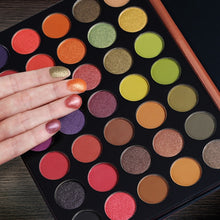 Load image into Gallery viewer, Beauty Glazed Makeup Pallete 15 Color Glitters Injections Pressed  Eyeshadow Pallete Diamond  Make Up Eye Shadow Magnet Palette
