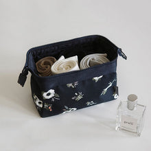 Load image into Gallery viewer, new fashion cosmetic bag Women waterproof Flamingo makeup bags travel organizer Toiletry Kits Portable makeup bags Beautician