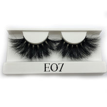 Load image into Gallery viewer, Mikiwi 25mm False Eyelashes Wholesale Thick Strip 25mm 3D Mink Lashes Custom Packaging Label Makeup Dramatic Long Mink Lashes